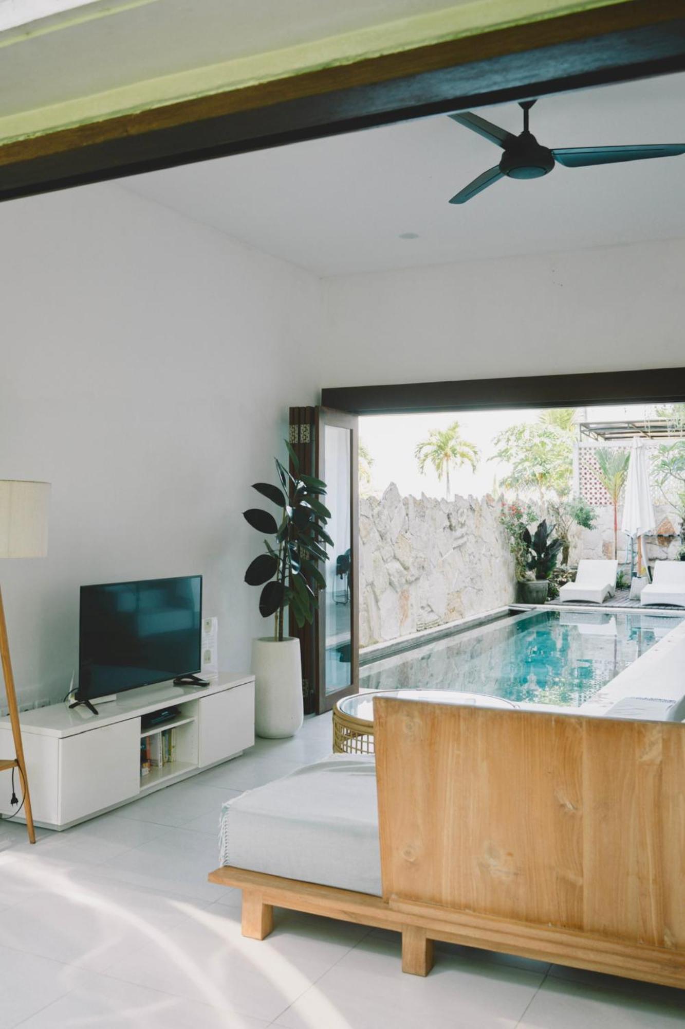 Three Palms Surf & Stay Medewi Airsatang エクステリア 写真