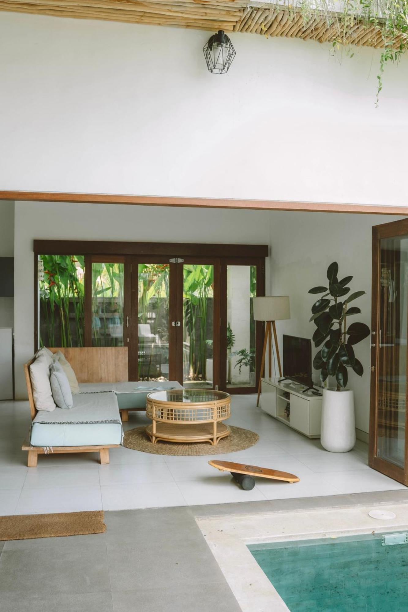 Three Palms Surf & Stay Medewi Airsatang エクステリア 写真