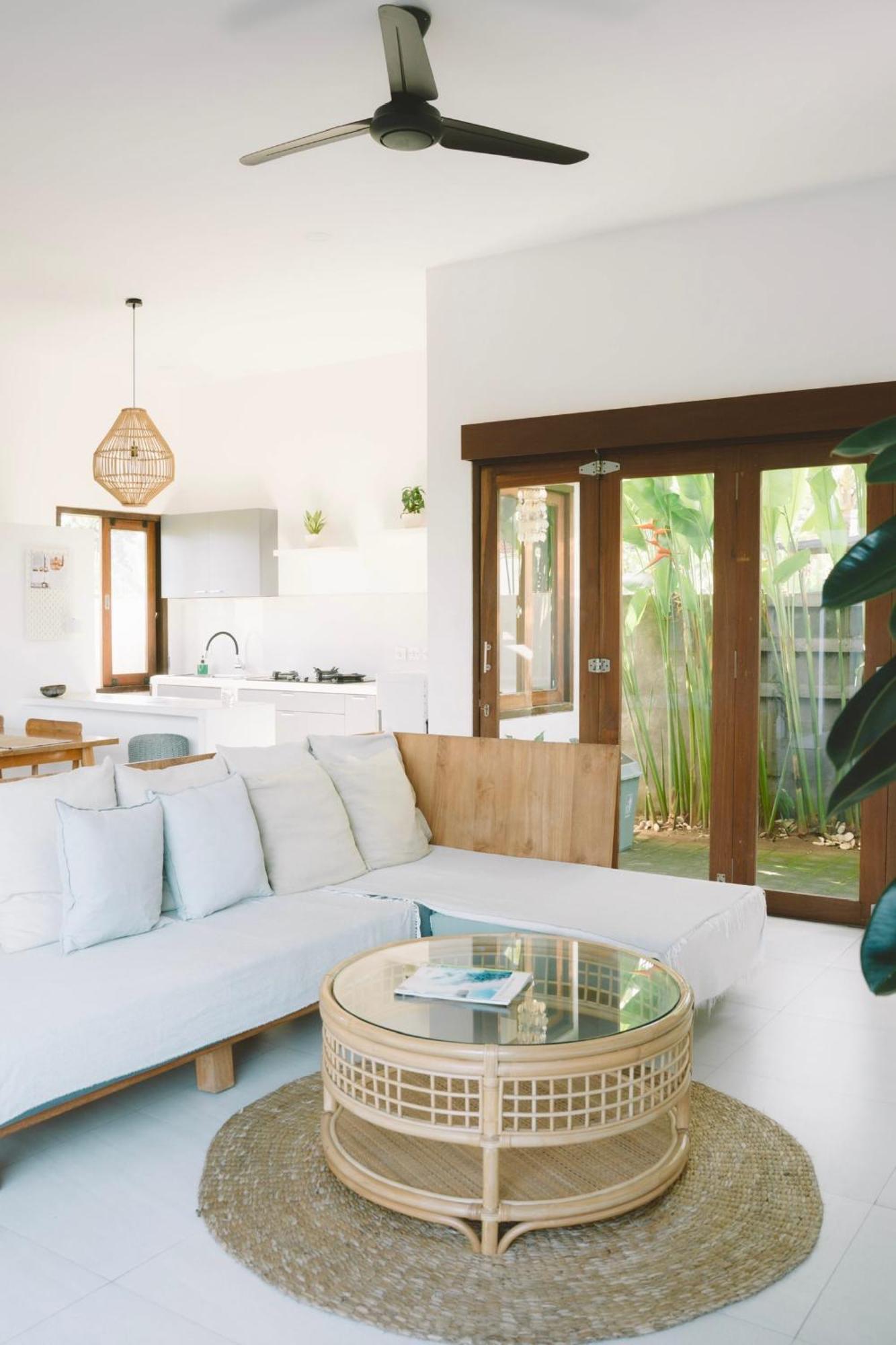 Three Palms Surf & Stay Medewi Airsatang エクステリア 写真