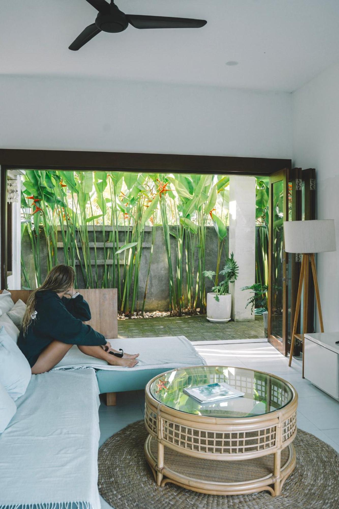 Three Palms Surf & Stay Medewi Airsatang エクステリア 写真